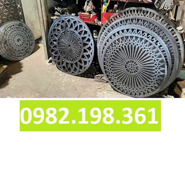 hoa-van-trang-tri-trong-vong-tron-sat.jpg