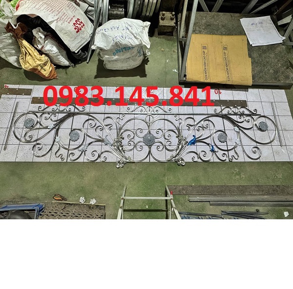 xep-bo-ban-cong-inox-my-thuat.jpg